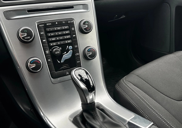 Volvo XC 60 cena 84900 przebieg: 128646, rok produkcji 2017 z Chojnów małe 191